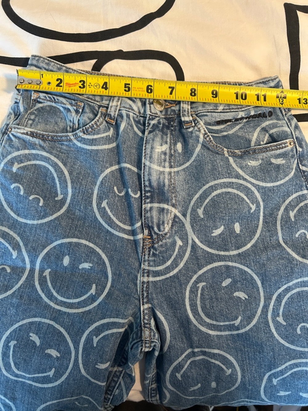 Smiley World Jeans  Wide Highrise - Picture 4 of 11